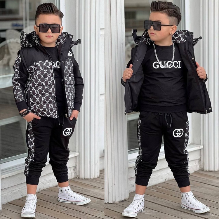 ست سه تیکه پسرانه ترک gucci شامل بلوز و شلوار و پافر بسیار شیک و باکیفیت 3 تا 4 سال