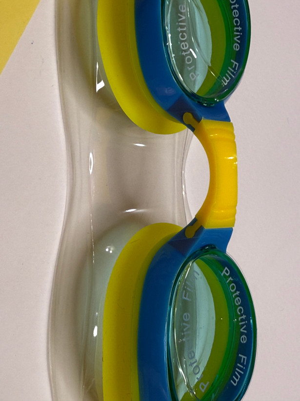 عینک شنا پسرانه وارداتی اورجینال برند R&B همراه با گوشگیر-U.V. PROTECTION ,ANTI -FOG COATED OPTIC quality Polycarbonate lenses