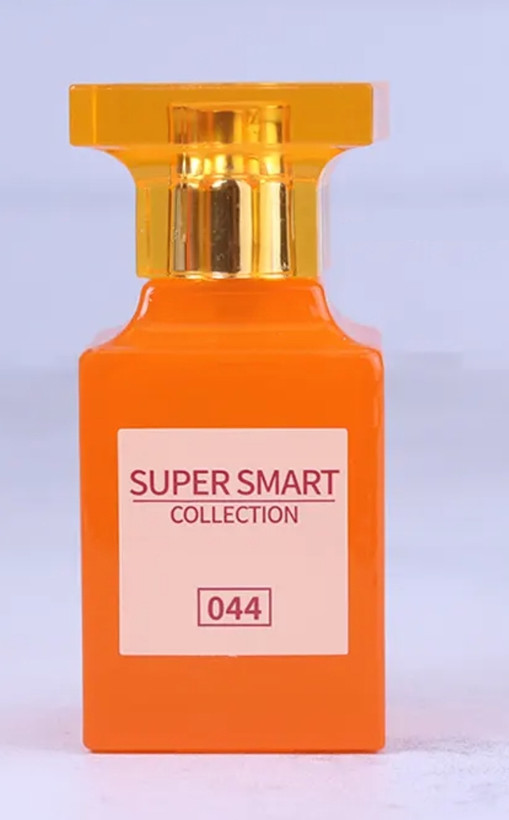 عطر خوشبو تام فورد بیتر پیچ وارداتی با راحیه شیک و با طبع ملابم و چوبی و با ماندگاری بسیار طولانی مدت و با پراکندگی عالی و حجم ۲۵ میل
