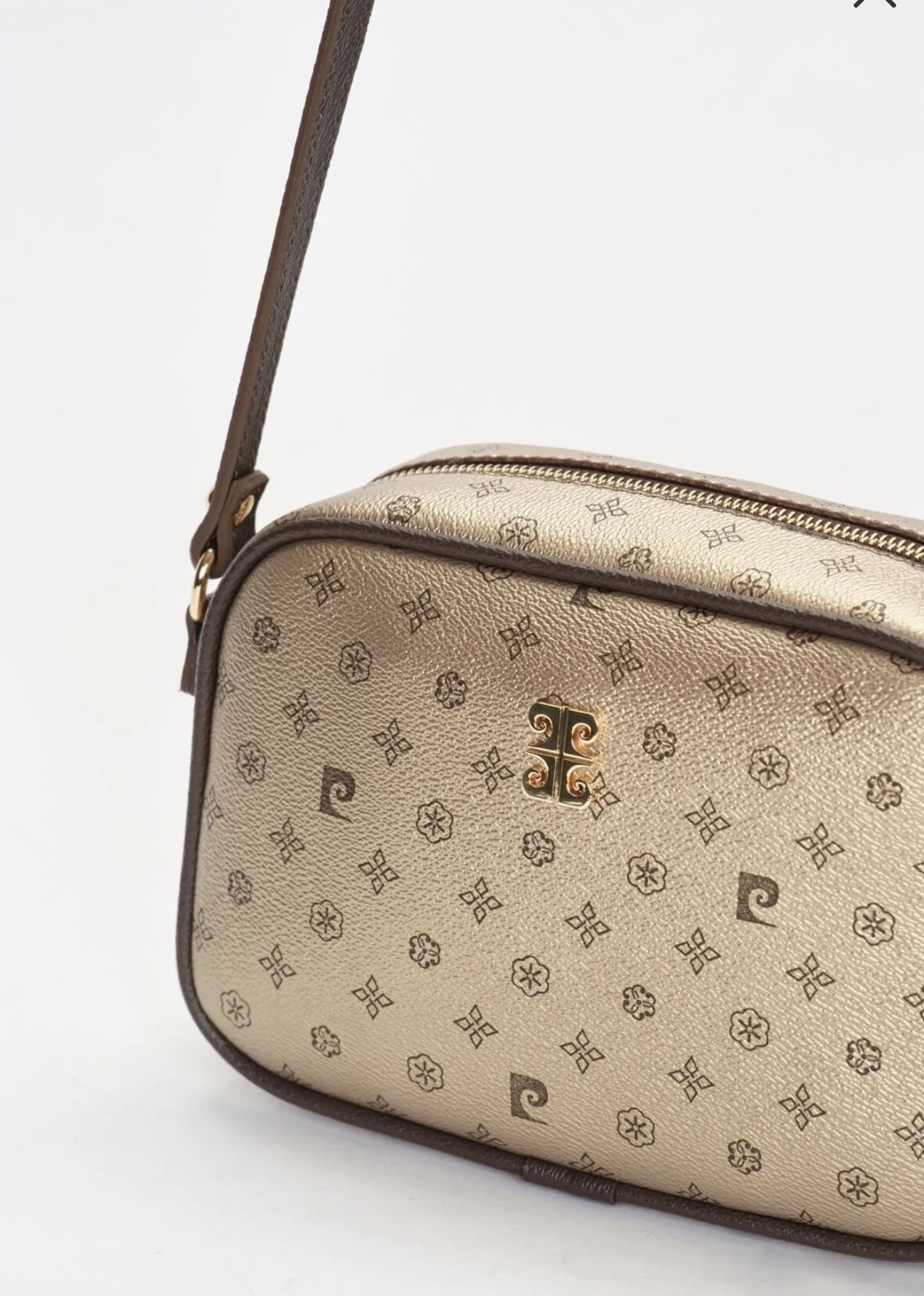 کیف دوشی زنانه از اورجینال برند پیرگاردینpierrecardin.مدل مونوگرام طلایی-با کیفیت بینظیر و شیک و خاص-مناسب استفاده روزمره و مجلس