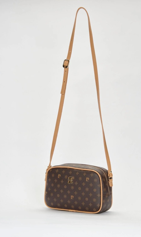 کیف دوشی زنانه از اورجینال برند پیرگاردین pierrecardin -شیک و سبک و جادار -مناسب استفاده روز مره و مهمانی-مدل مونوگرام قهوه ای
