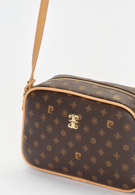 کیف دوشی زنانه از اورجینال برند پیرگاردین pierrecardin -شیک و سبک و جادار -مناسب استفاده روز مره و مهمانی-مدل مونوگرام قهوه ای