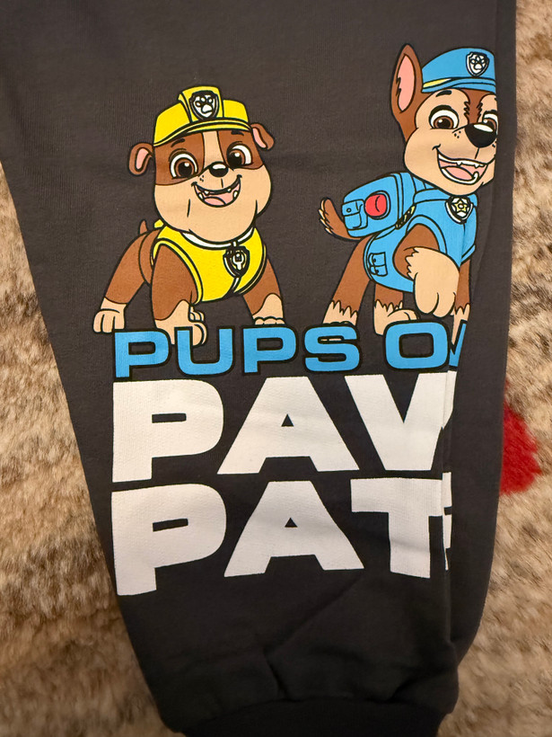 تیشرت و شلوار ترک -کیفیت عالی و نرم و لطیف -طرح paw patrol-سگهای نگهبان-سایزبندی از ۲تا۸سال و کد ۲۴۴۳