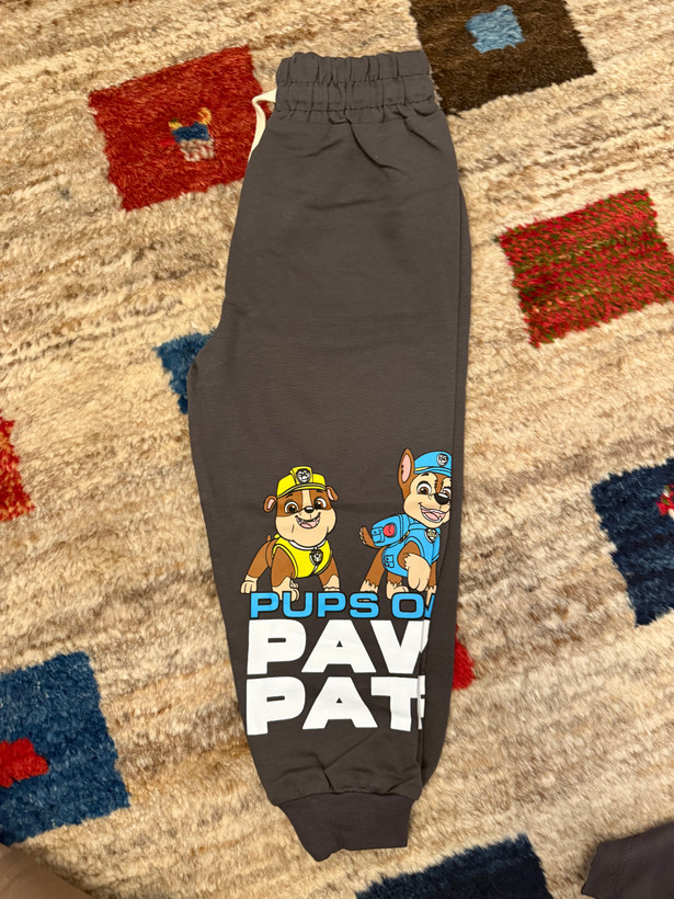 تیشرت و شلوار ترک -کیفیت عالی و نرم و لطیف -طرح paw patrol-سگهای نگهبان-سایزبندی از ۲تا۸سال و کد ۲۴۴۳