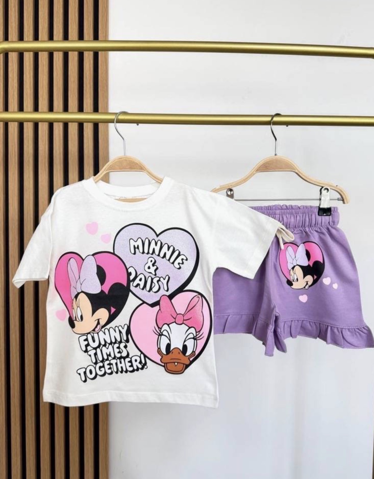 تیشرت و شلوارک دخترانه ترک از برندArcoiris-طرح miny&daisy-کیفیت عالی-بامزه و شیک و خاص و نرم و لطیف-سایز بندی۲تا۸سال