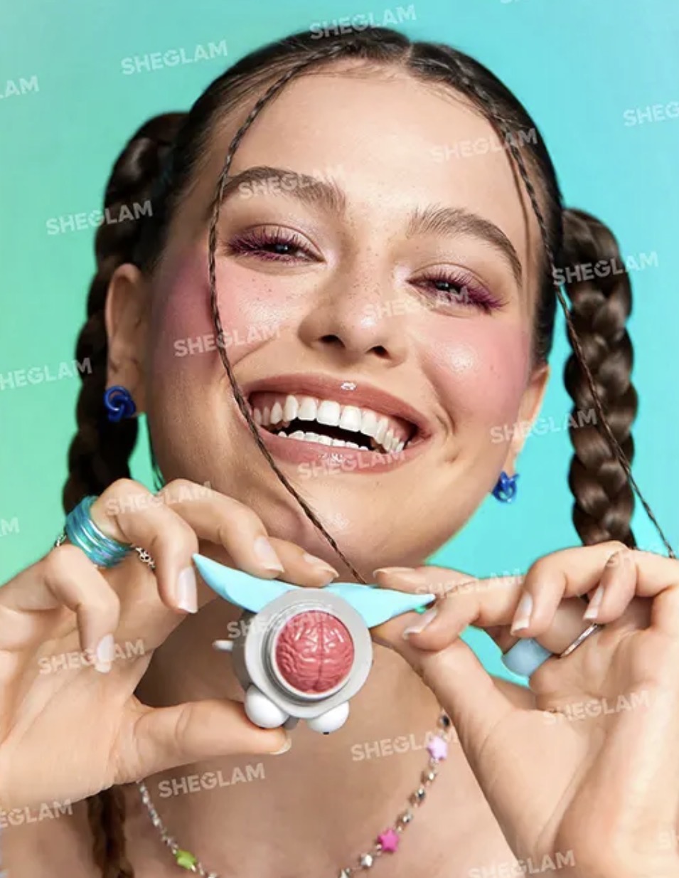 رژگونه وارداتی ریک اند مورتی Rich and Morty صورتی رنگ baby pink-حجم دهنده گونه-پوشش یکدست روی پوست-ضدلک و تیرگی-جلوه نهایی مات و طبیعی-بافت مایع کرمی ژلی-کدF3