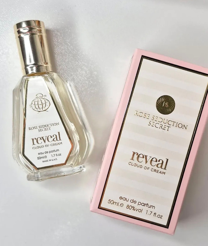 عطر شیک وارداتی اورجینال بامشل فراگرنس ورد رز سداکشن سیکرت تیس آف کرم کلود با راحیه شیک شرقی و وانیلی و پودری و شیرین اما لطیف و ملایم با ماندگاری بسیار طولانی مدت و با پراکندگی عالی و حجم ۵۰ میل و کد f11
