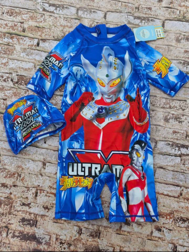 مایو یکسره پسرانه وارداتی با کلاه ultraman -مناسب از ۵سال تا ۱۱سال